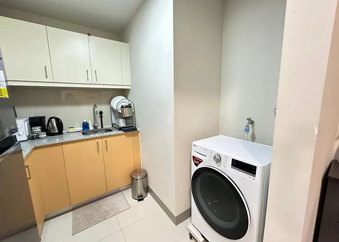 Relax And Unwind At Uptown Bgc Apartment Manila